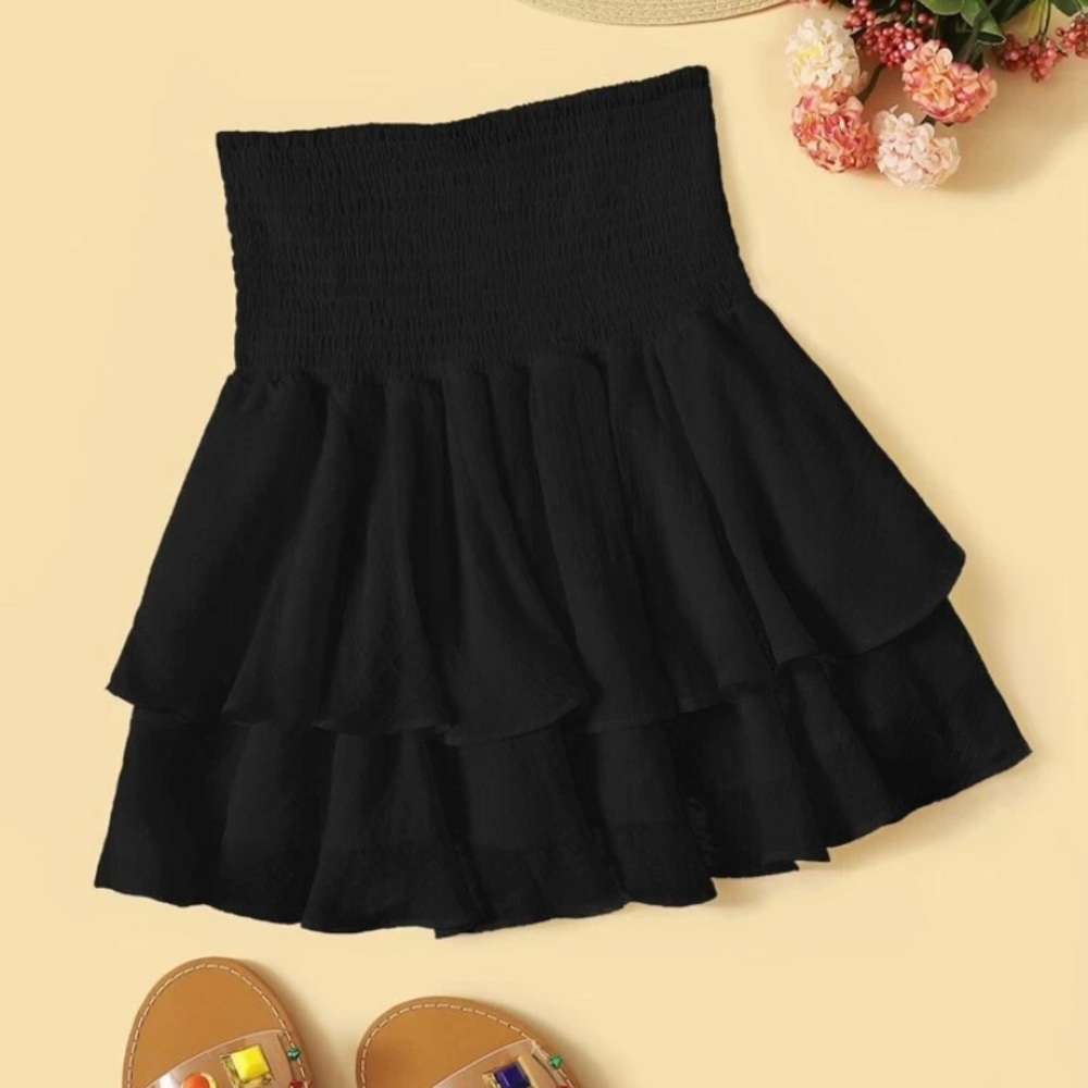 SOLD • BLACK SHEIN SKIRT NWOT